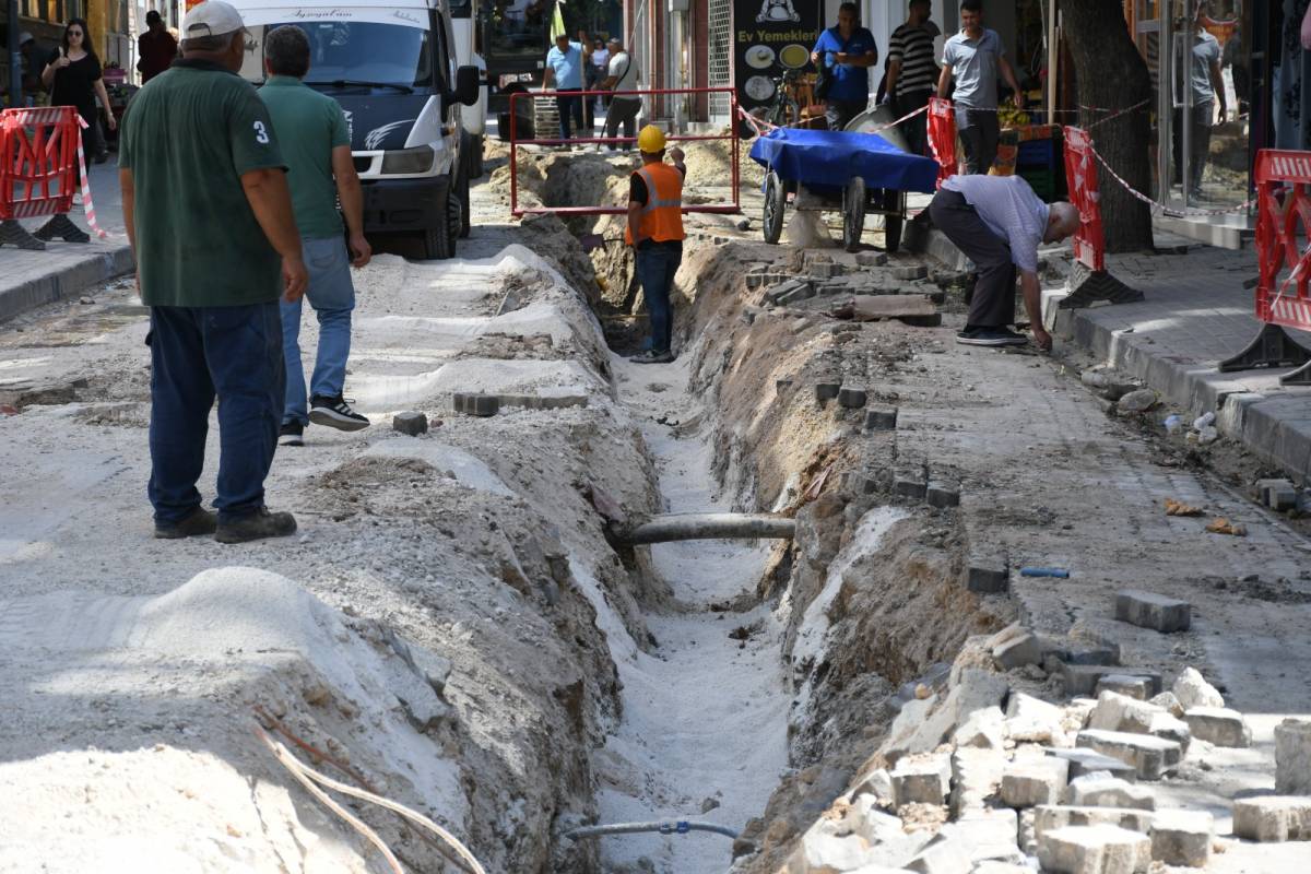 Lüleburgaz’da Yol ve Su Yenileme Çalışması