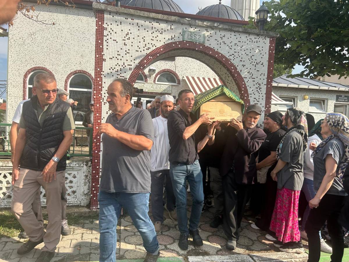 Anne ve 4 Yaşındaki Kızı Yan Yana Defnedildi