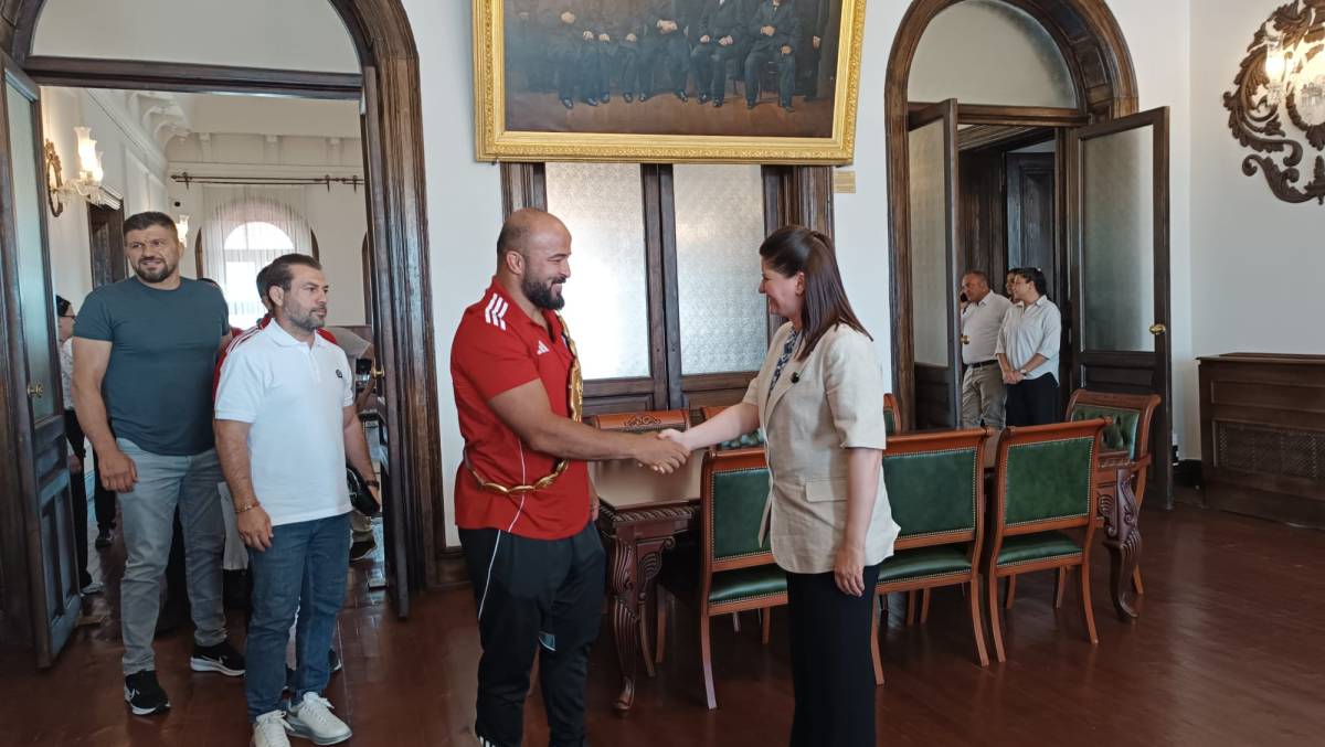 Başpehlivan Orhan Okulu'ndan Edirne'de Kırkpınar Mesajı