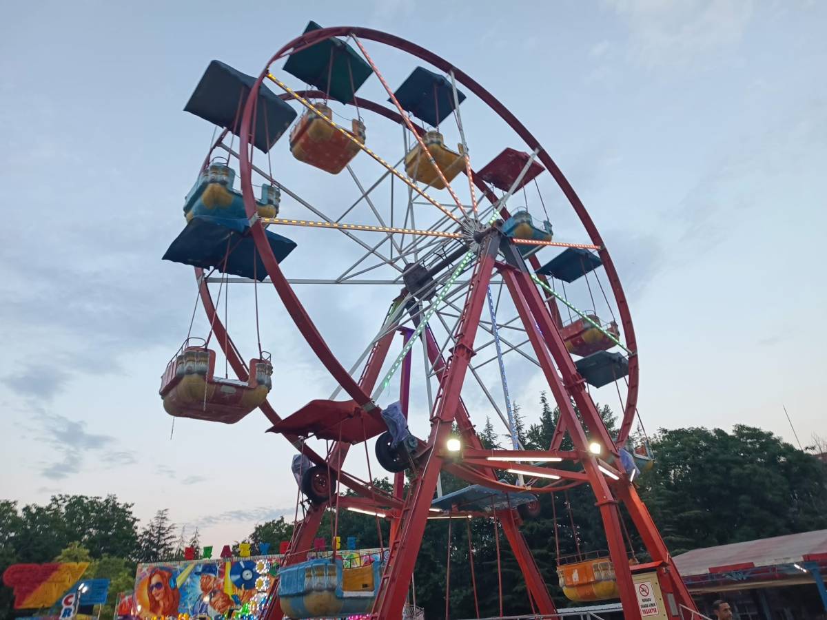 Kırklareli'nde Dev Lunapark Açıldı