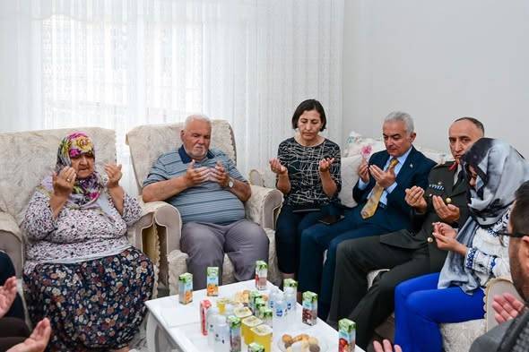 Vali Uğur Turan’dan 15 Temmuz Gazisi Kadir Altıntaş’a Anlamlı Ziyaret