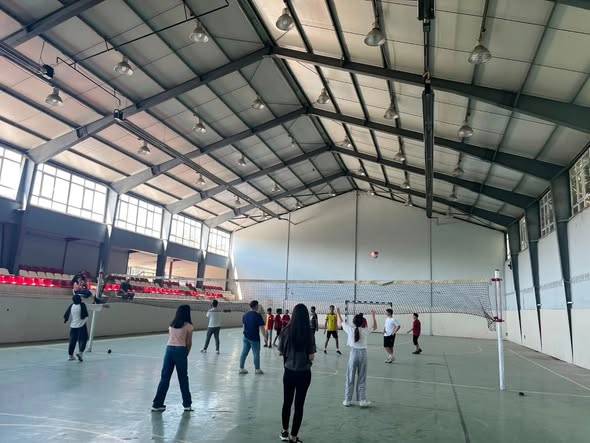 Çocuklar Voleybol Sahasında Hem Eğlendi Hem Gelişti