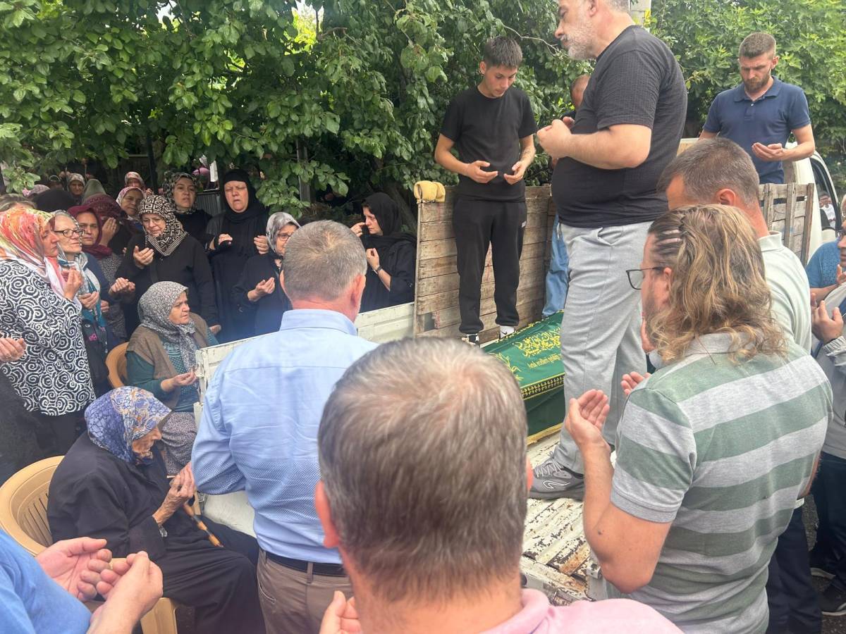 Anneye Veda Edilirken Kahreden Haber Geldi