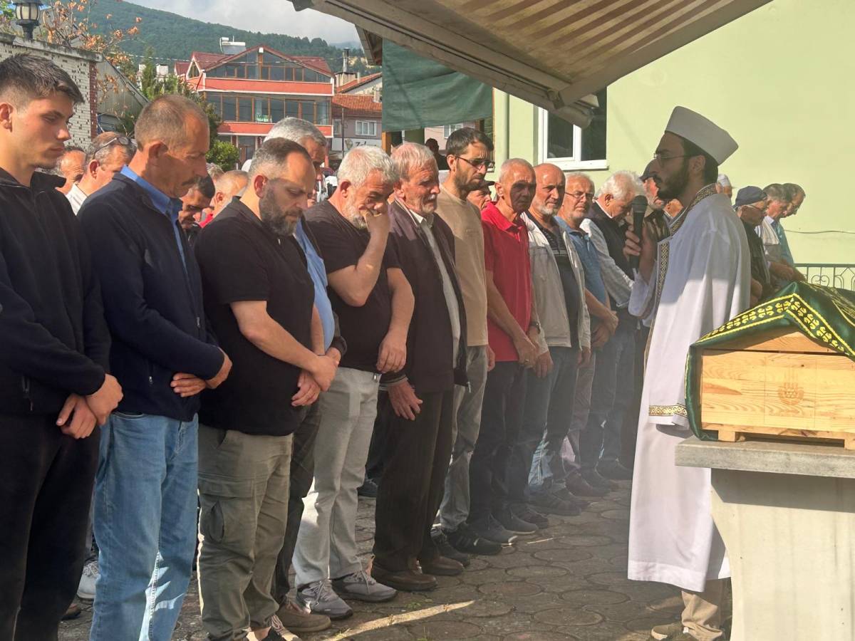 Anne ve 4 Yaşındaki Kızı Yan Yana Defnedildi