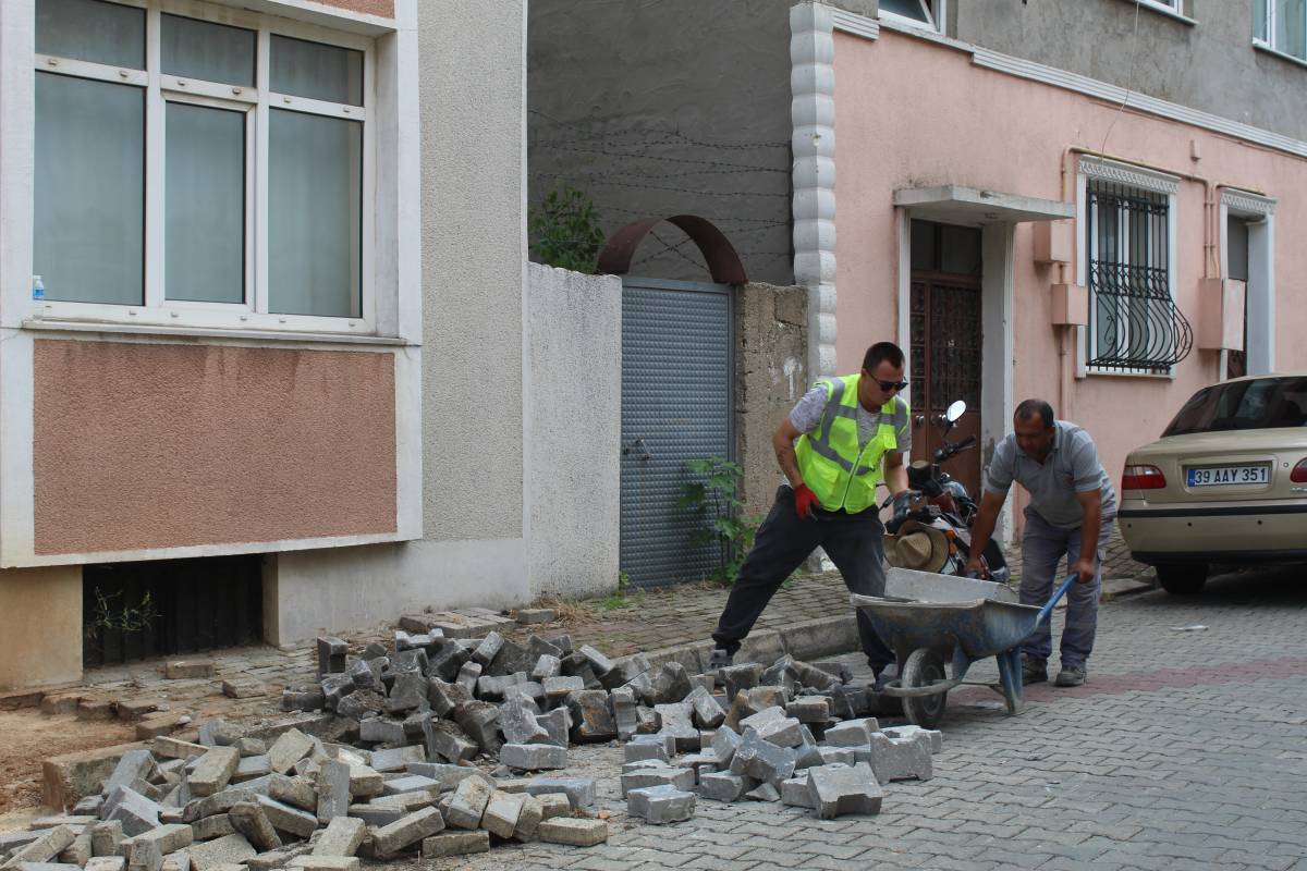 Yayla Mahallesi'nde Kaldırım Düzenleme Çalışması