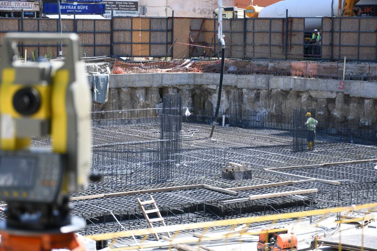 Lüleburgaz’da Katlı Otopark Projesi Hızla Yükseliyor